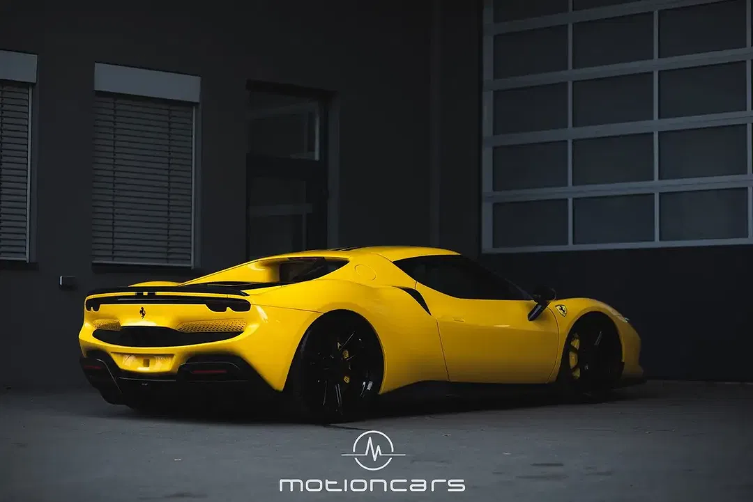 Ferrari 296 GTB - Thumbnail 4