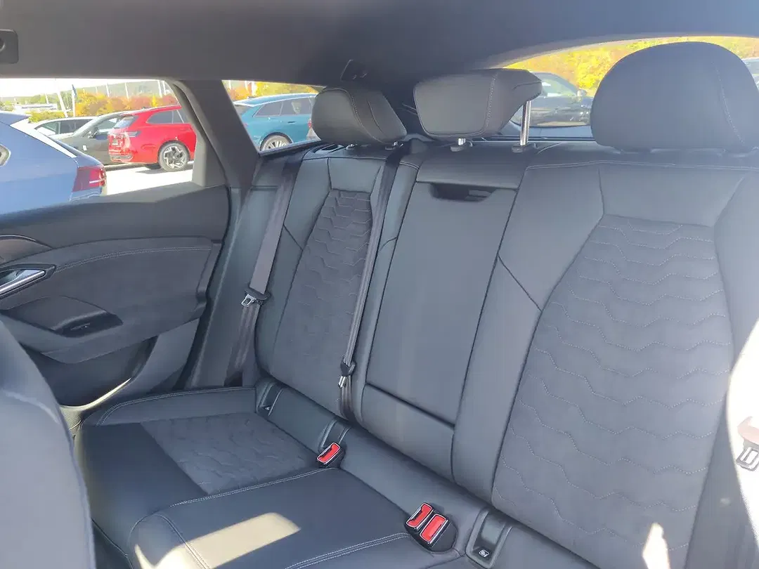 Audi A6 e-tron Avant S line - Thumbnail 12