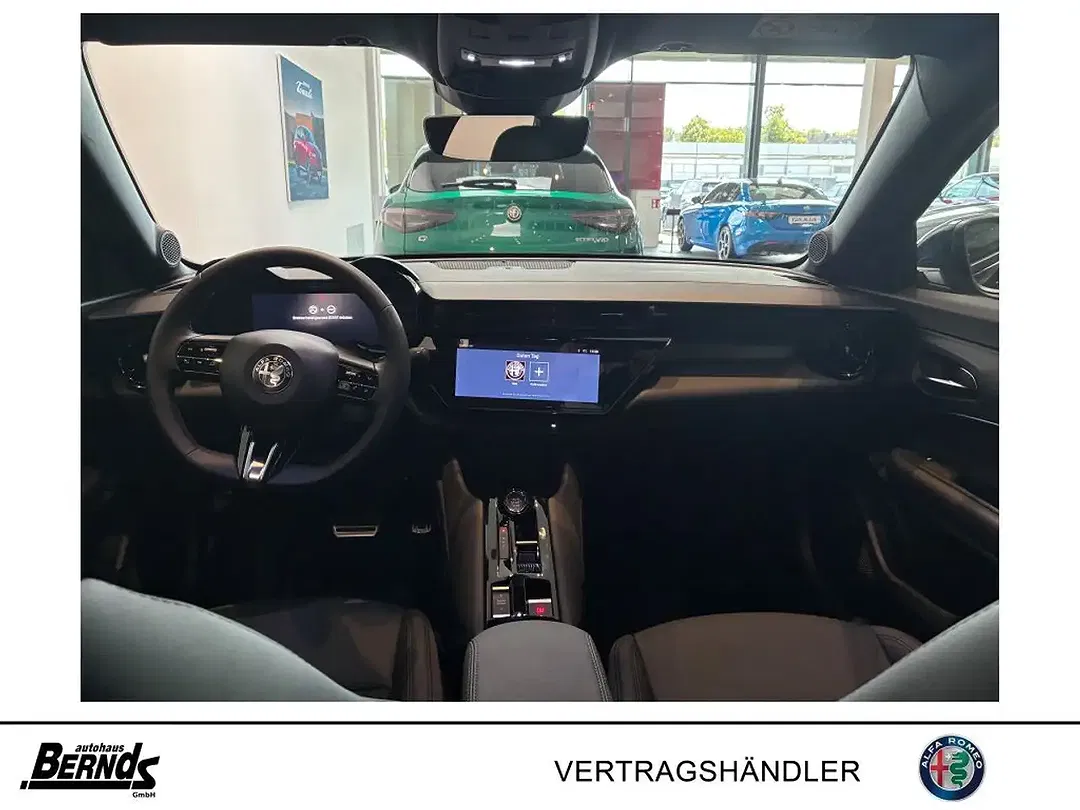 Alfa Romeo Junior 1.2 VGT Ibrida Ti - Thumbnail 4