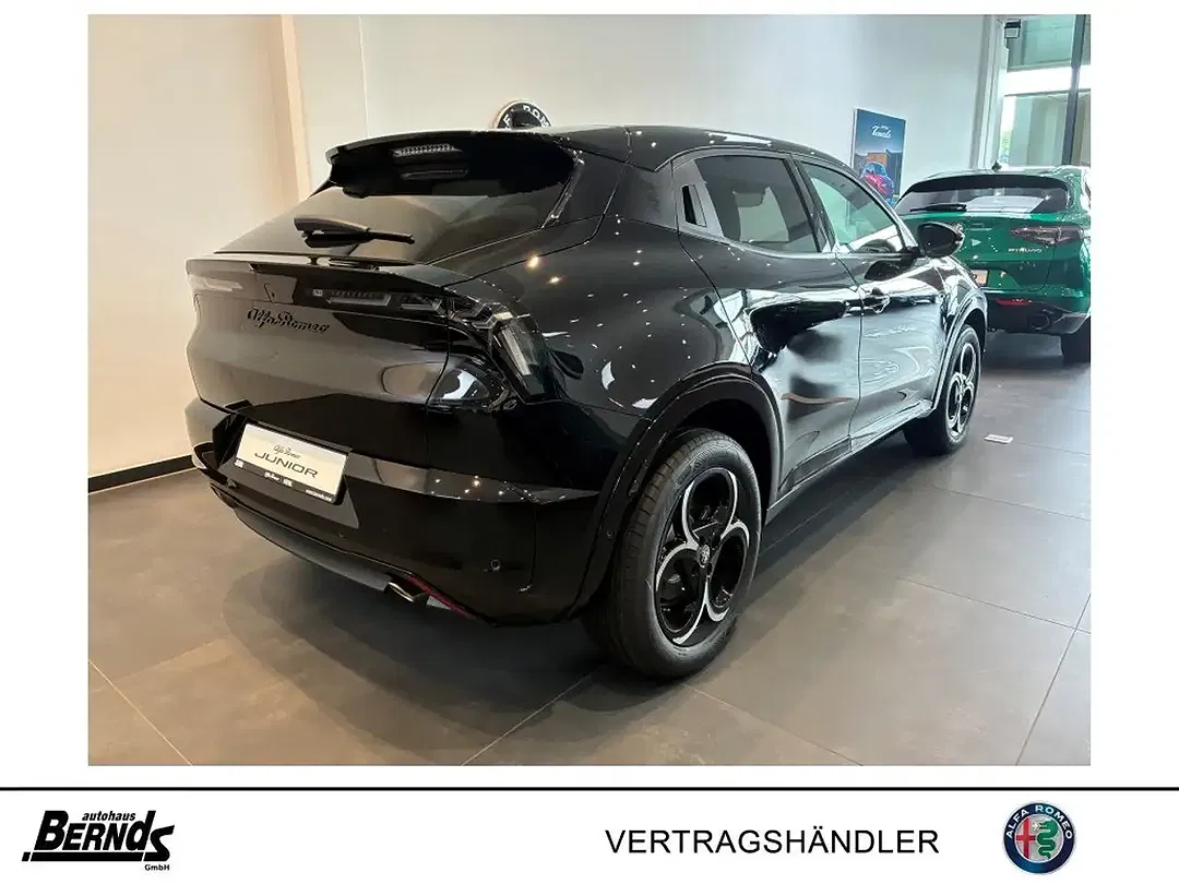 Alfa Romeo Junior 1.2 VGT Ibrida Ti - Thumbnail 8