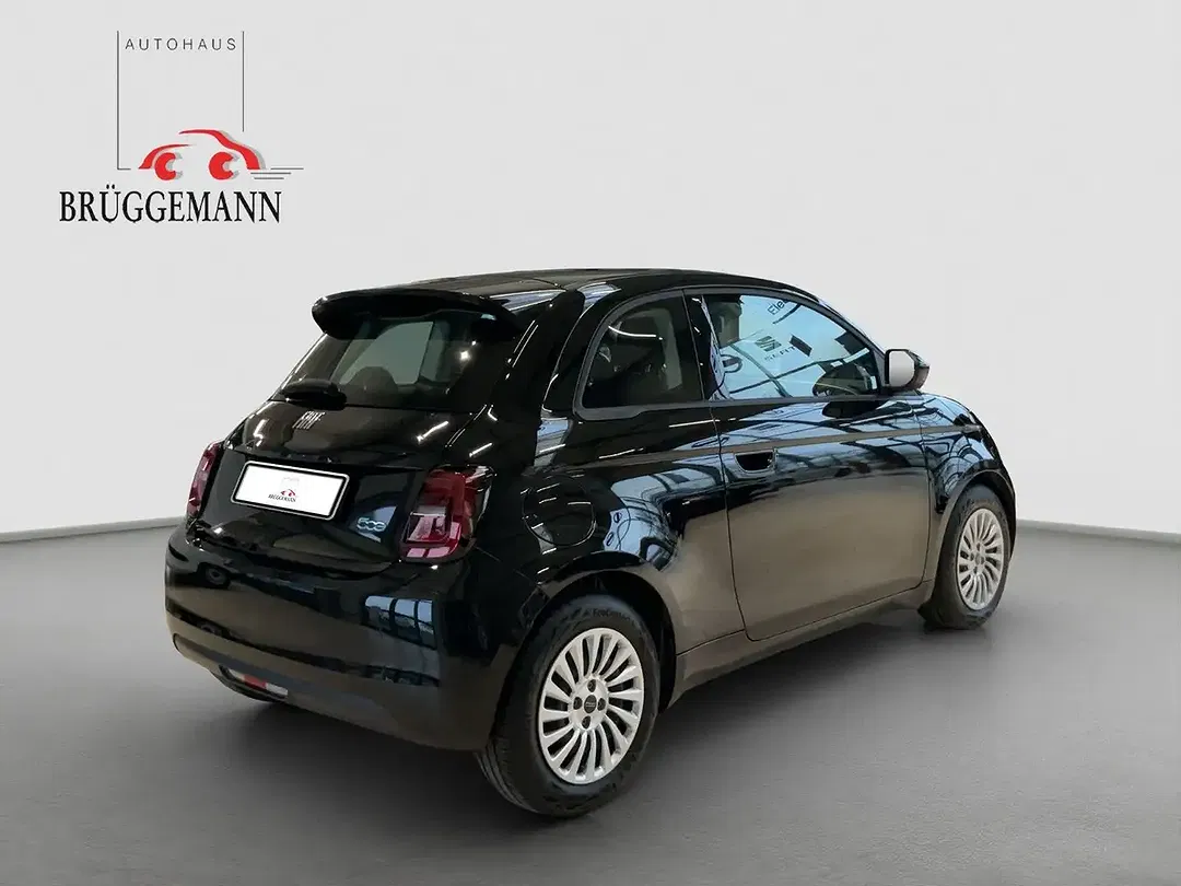 Fiat 500e Action - Thumbnail 6