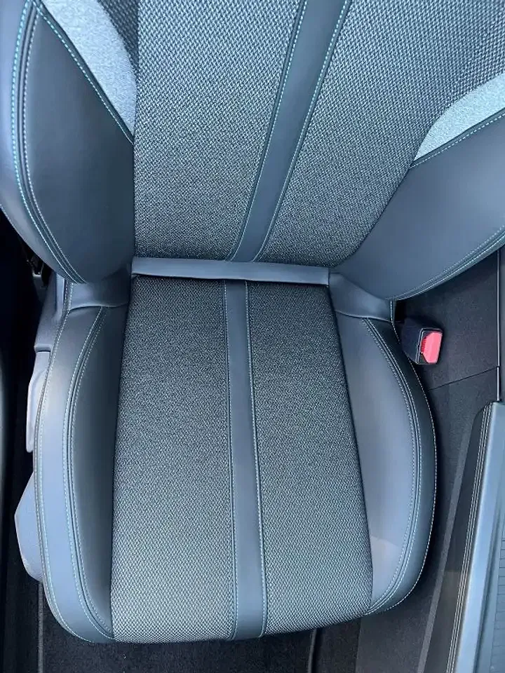 Peugeot 308 180 e-EAT8 Hybrid Allure SW - Thumbnail 10