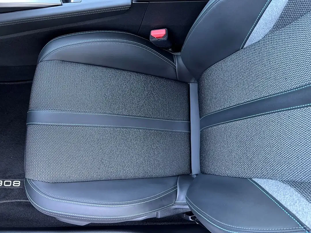 Peugeot 308 180 e-EAT8 Hybrid Allure SW - Thumbnail 9