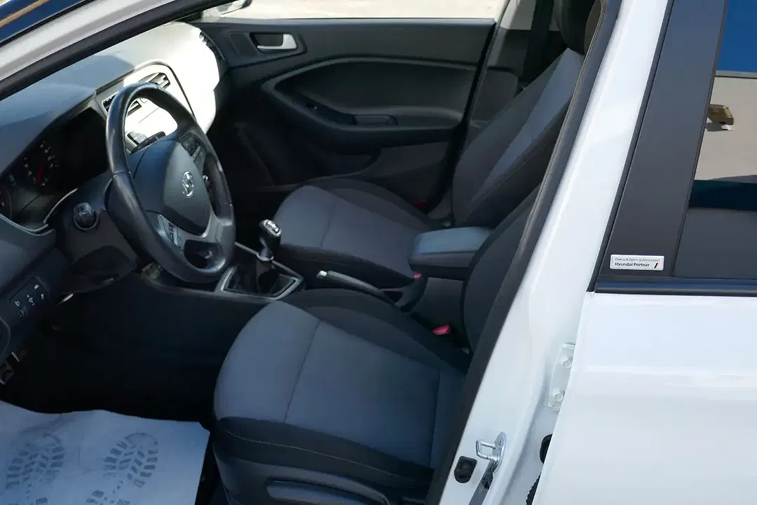 Hyundai i20 Active Trend - Thumbnail 7