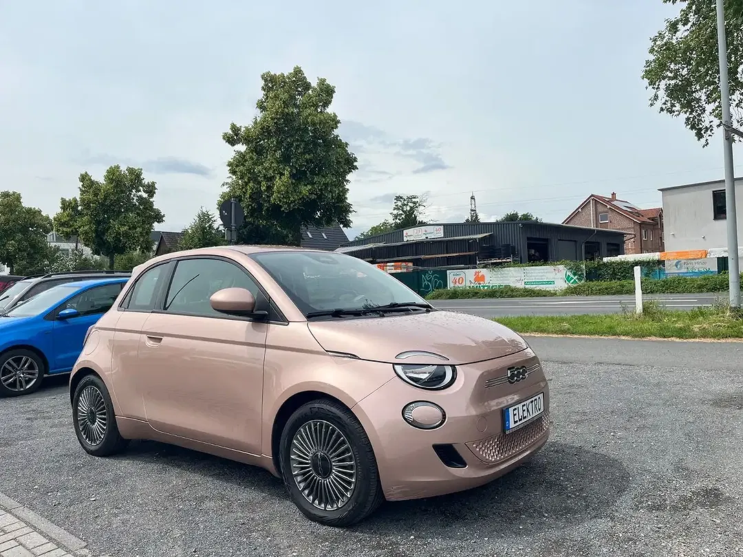 Fiat 500e Icon - Thumbnail 3