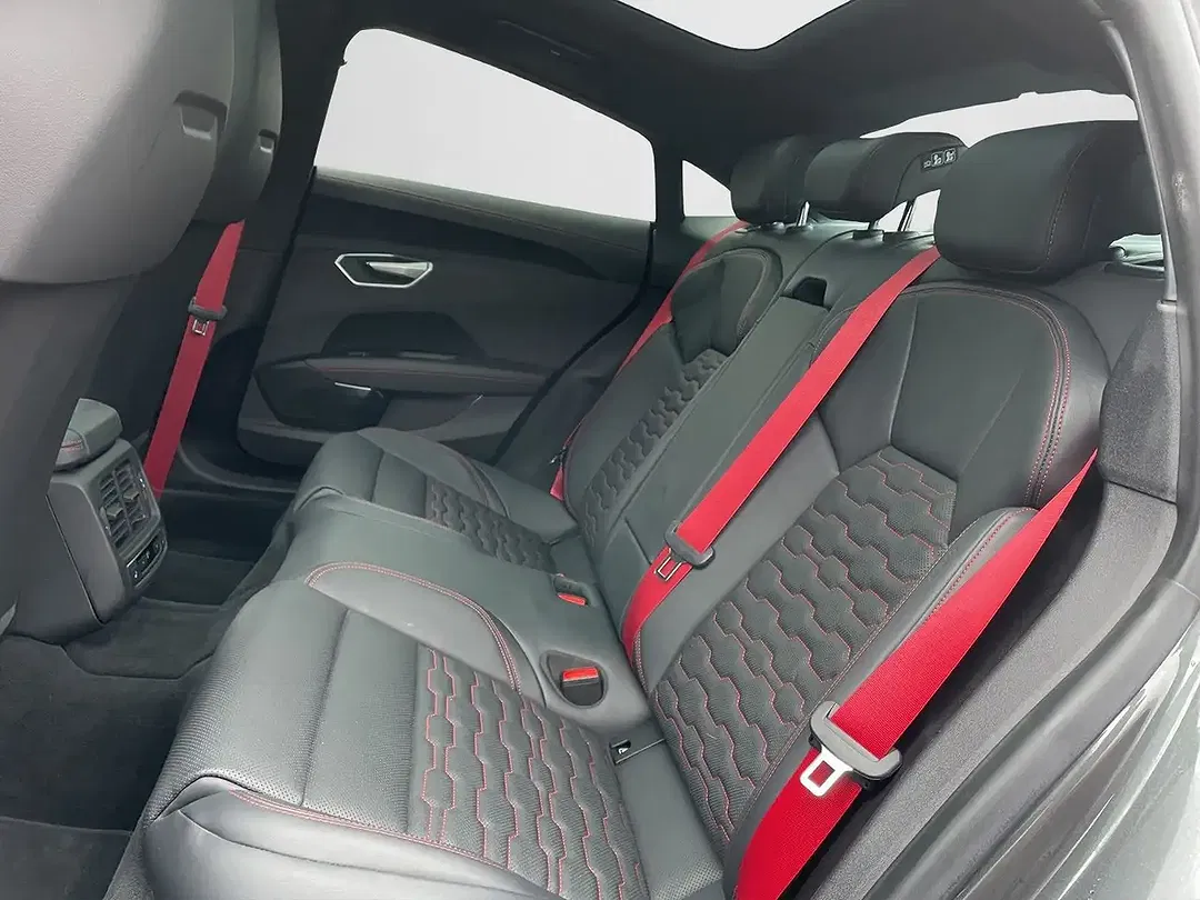 Audi RS e-tron GT Matrix LED - foto 15