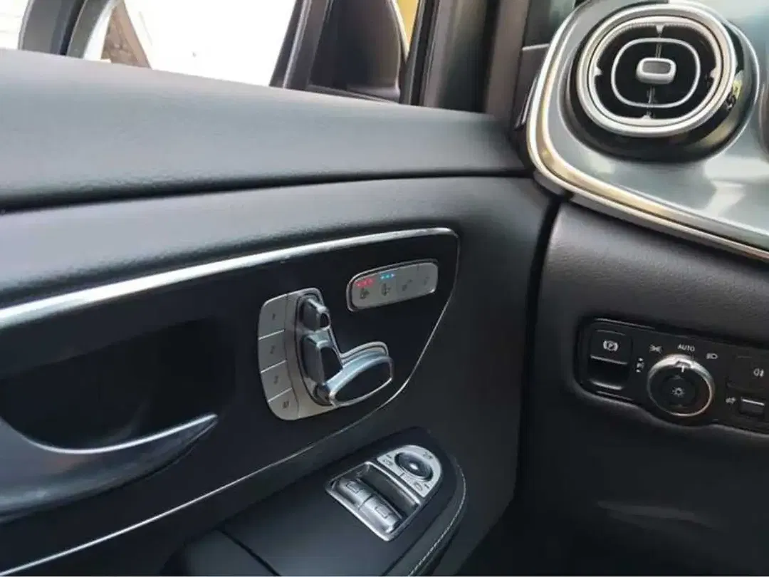 Mercedes-Benz V 300 AIRMATIC Exclusive - Thumbnail 12