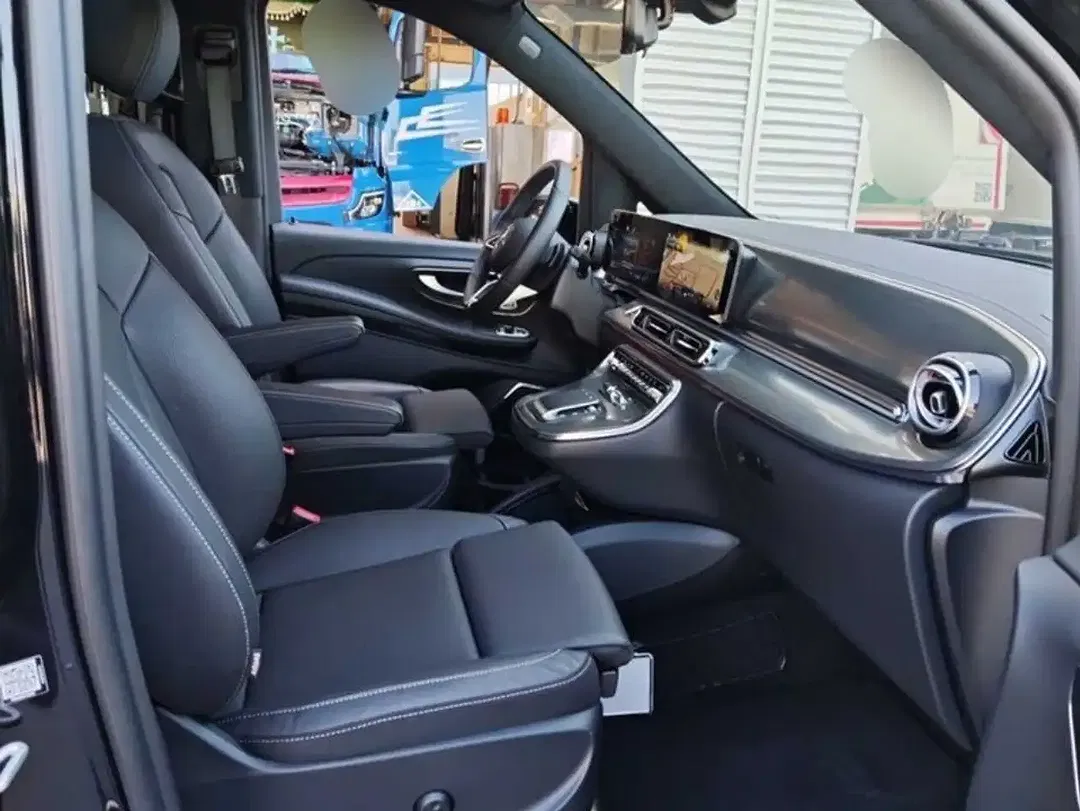 Mercedes-Benz V 300 AIRMATIC Exclusive - Thumbnail 9