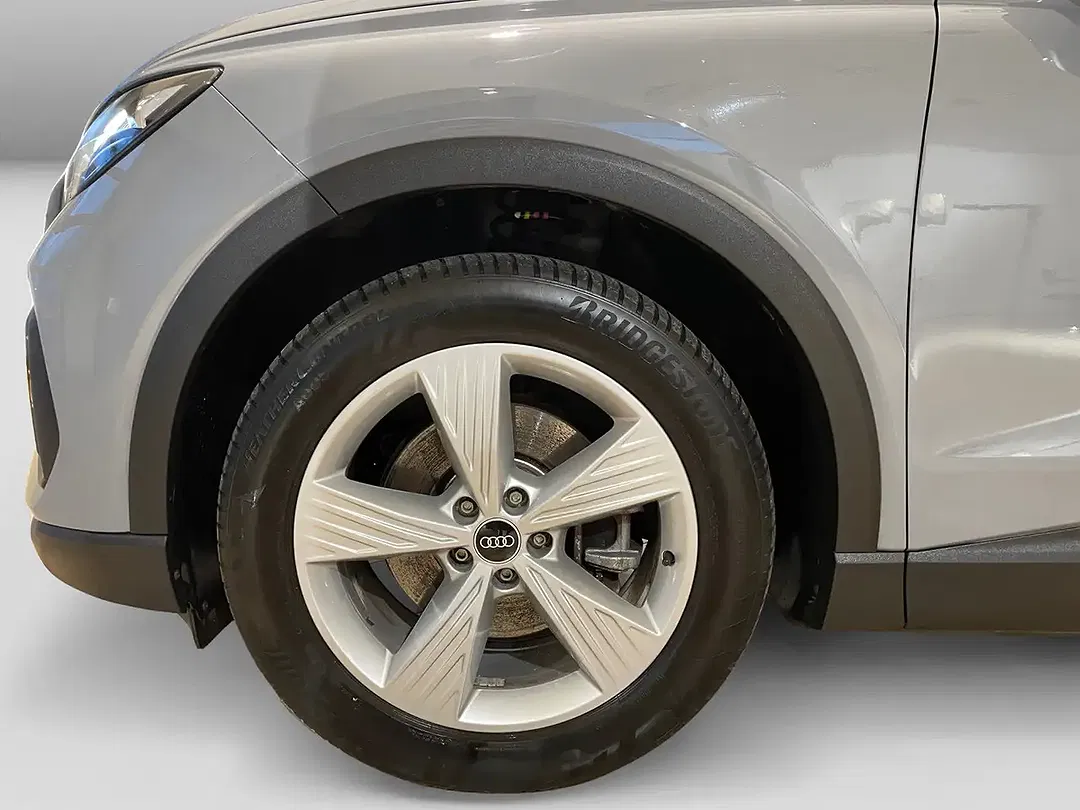 Audi Q4 e-tron 35 - Thumbnail 3