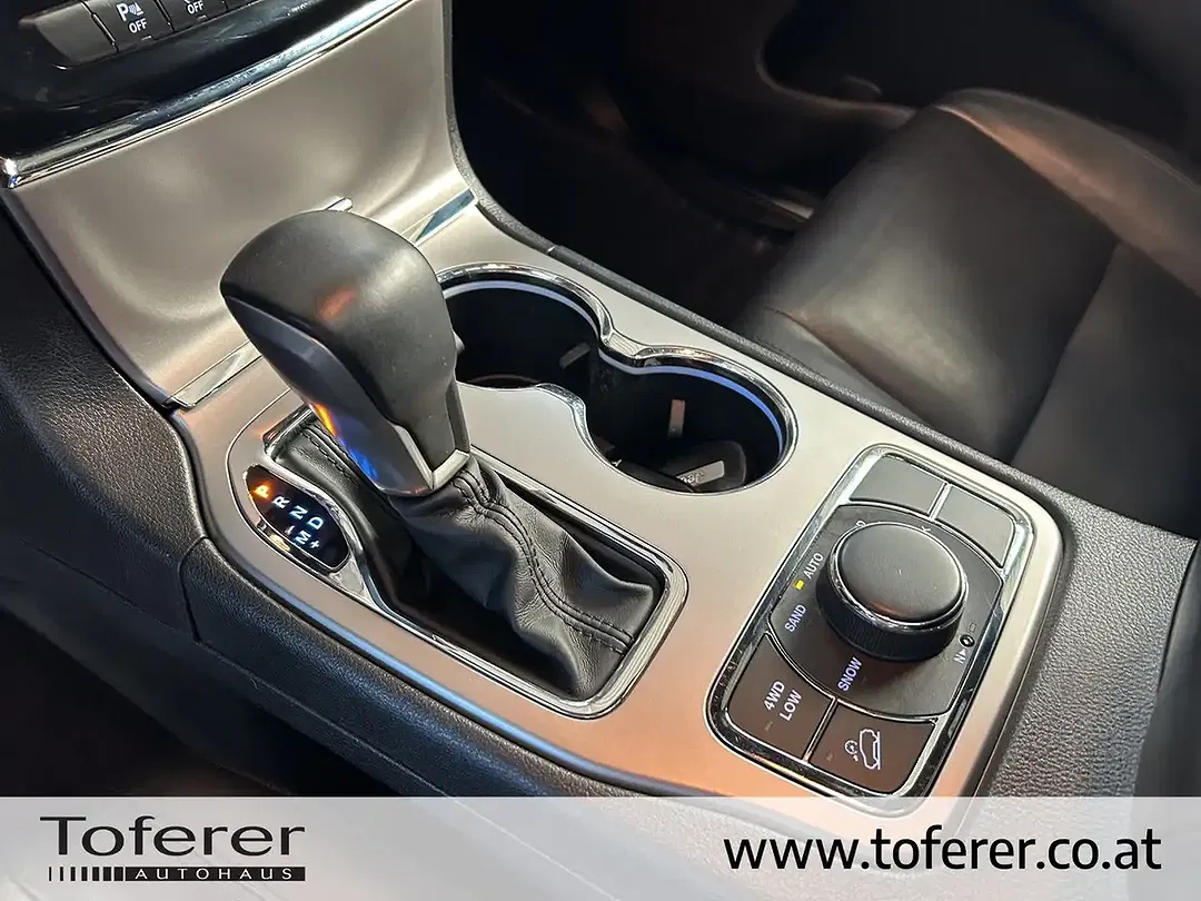 Jeep Grand Cherokee - Thumbnail 12