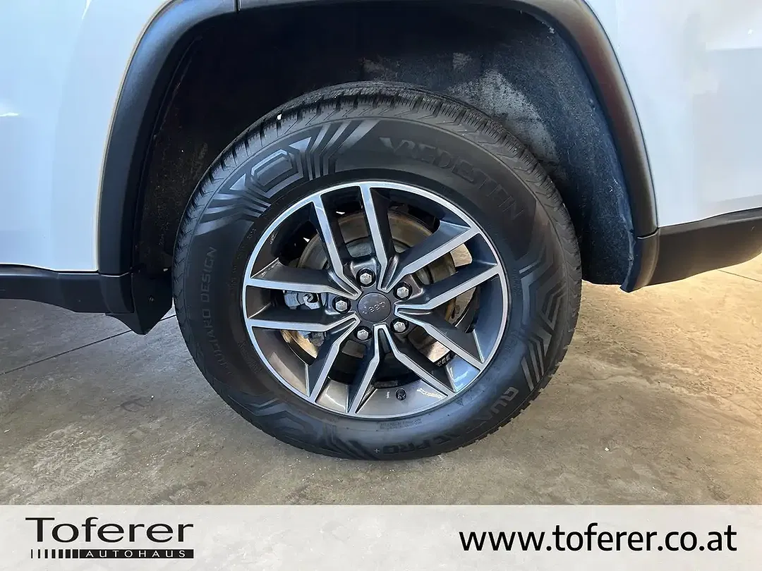 Jeep Grand Cherokee - foto 15