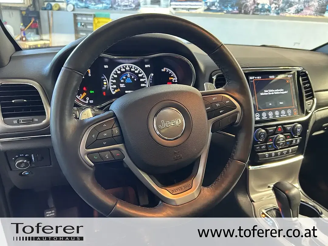 Jeep Grand Cherokee - Thumbnail 8