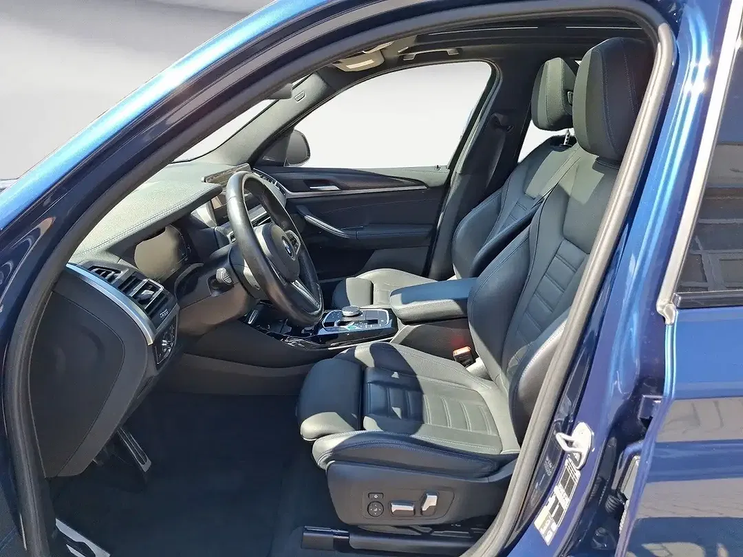 BMW iX3 - Thumbnail 10