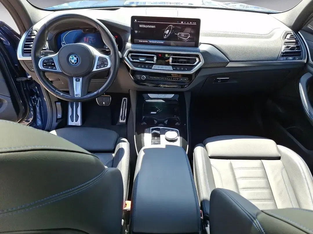 BMW iX3 - Thumbnail 12