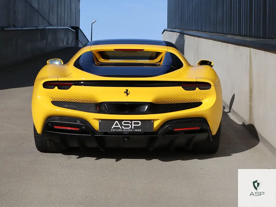Ferrari 296 GTS - Thumbnail 5
