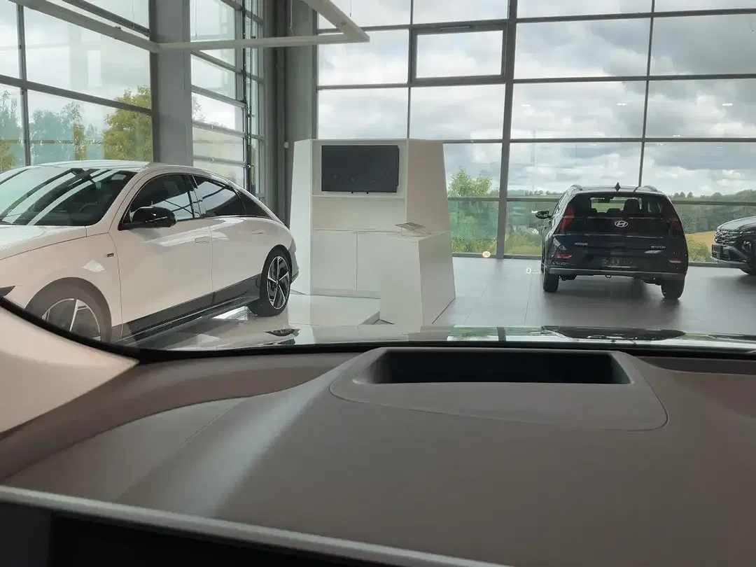 Hyundai IONIQ 5 UNIQ - Thumbnail 13