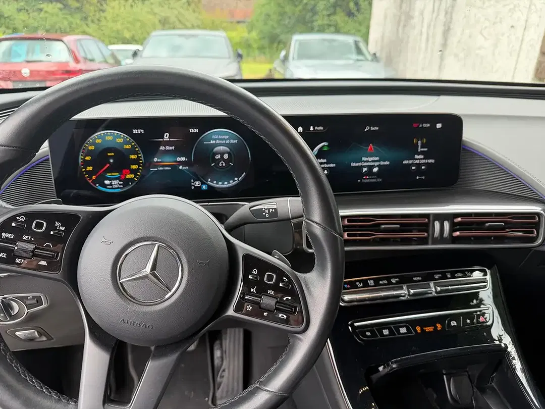Mercedes-Benz EQC 400 4MATIC - Thumbnail 2