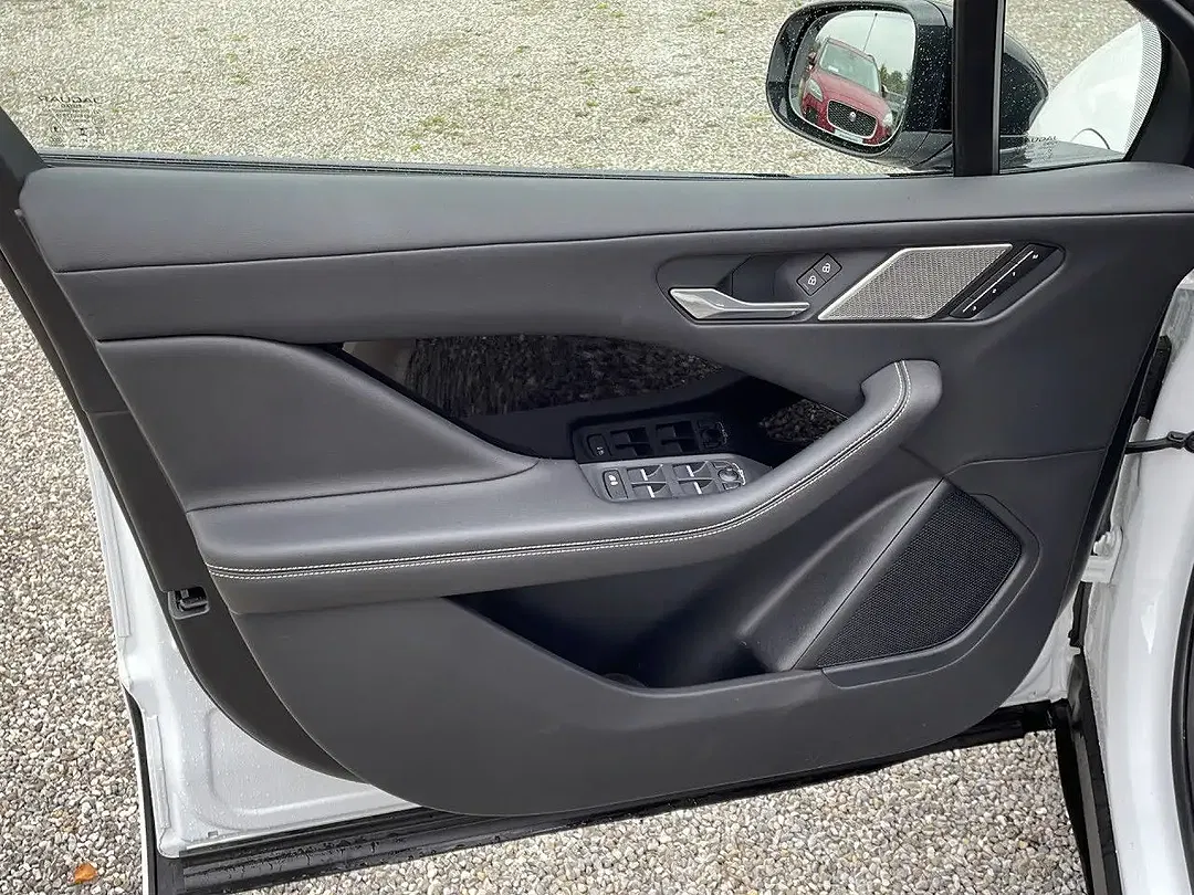 Jaguar I-Pace EV400 4x4 R-Dynamic SE - Thumbnail 9