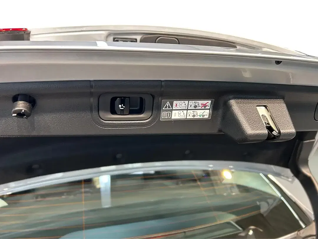Mercedes-Benz C 200 MBUX Avantgarde - Thumbnail 13