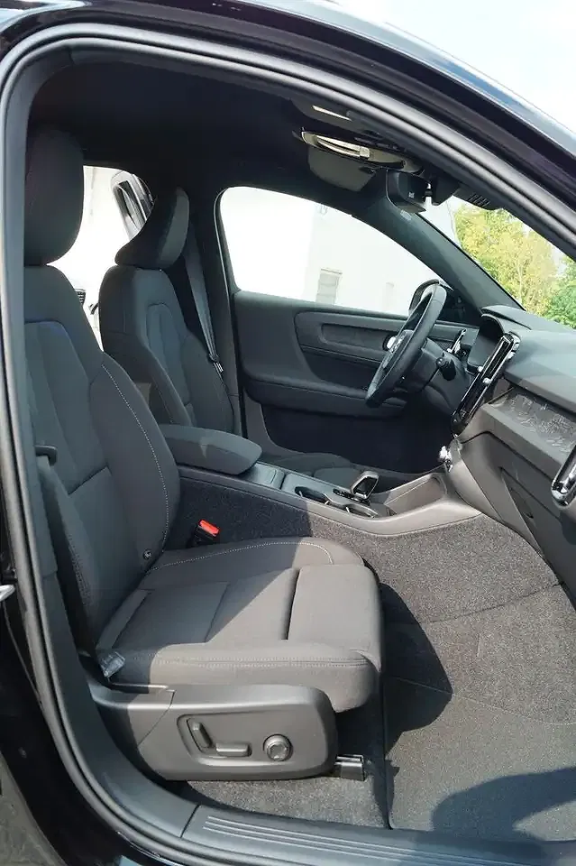 Volvo EX40 AUT AWD Plus Black Edition - Thumbnail 11