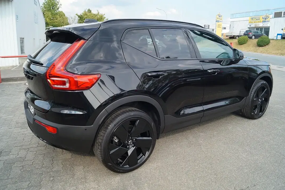 Volvo EX40 AUT AWD Plus Black Edition - Thumbnail 4