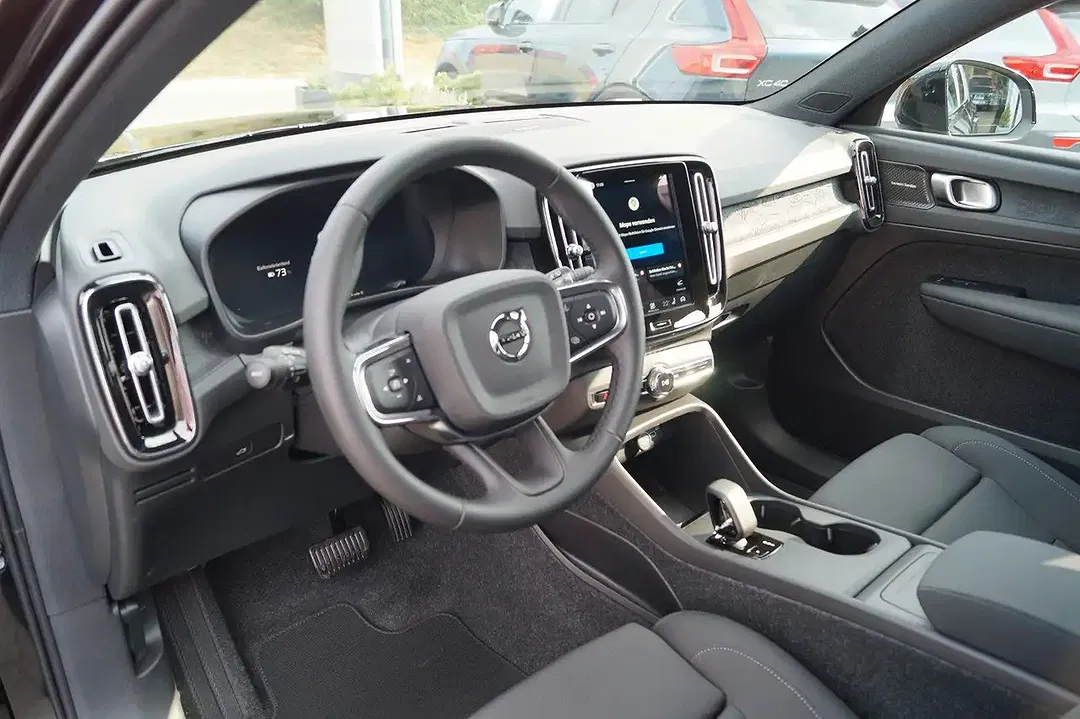 Volvo EX40 AUT AWD Plus Black Edition - Thumbnail 5