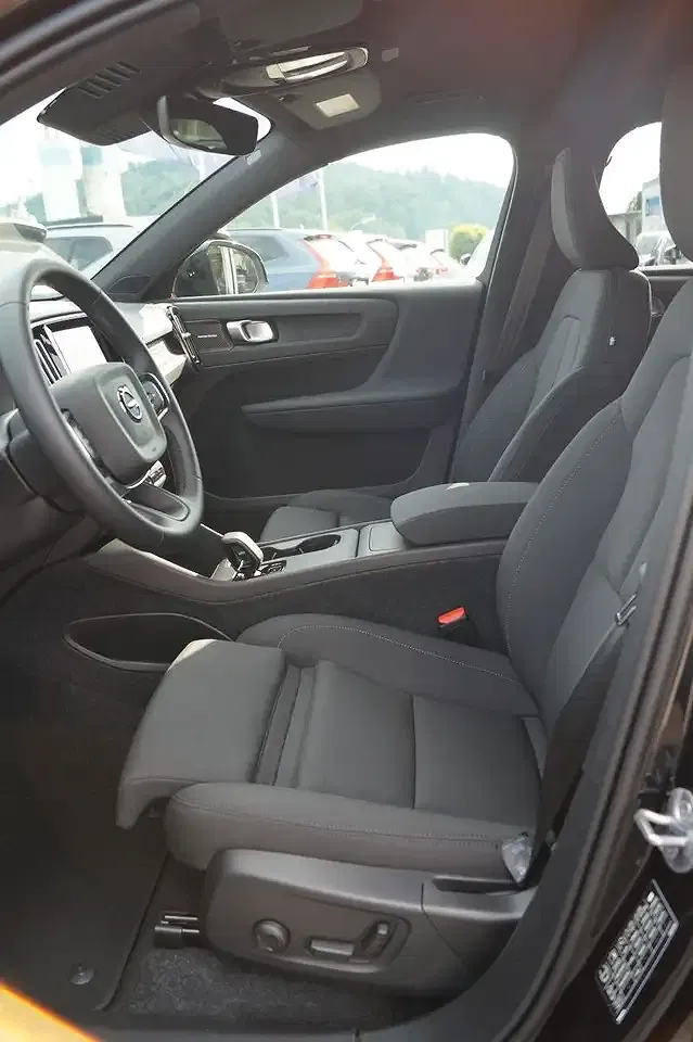 Volvo EX40 AUT AWD Plus Black Edition - Thumbnail 6