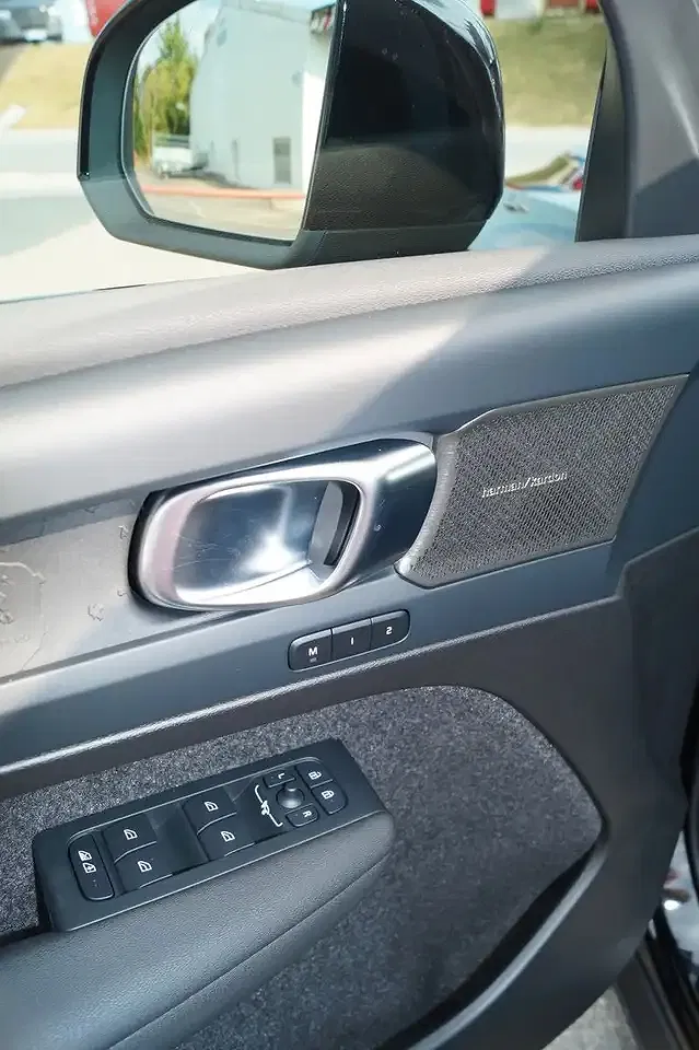 Volvo EX40 AUT AWD Plus Black Edition - Thumbnail 8
