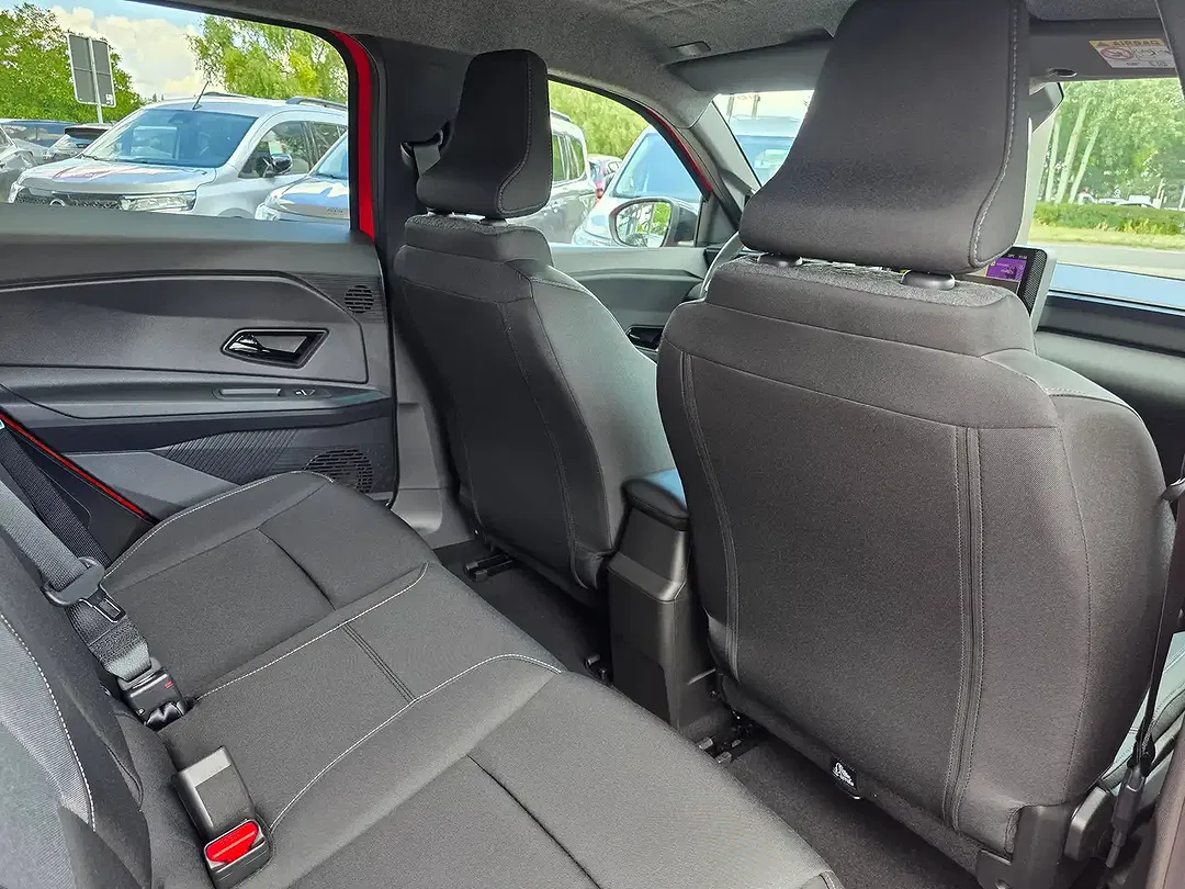 Nissan Micra - Thumbnail 10