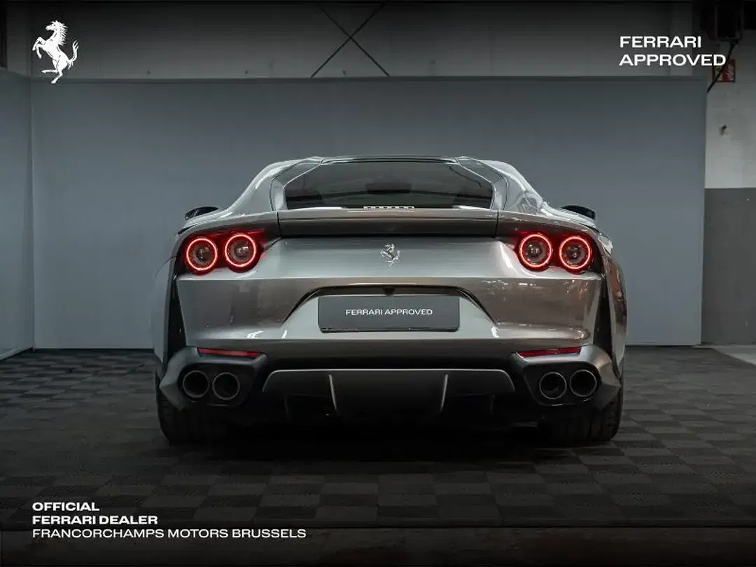 Ferrari 812 Superfast - Thumbnail 4