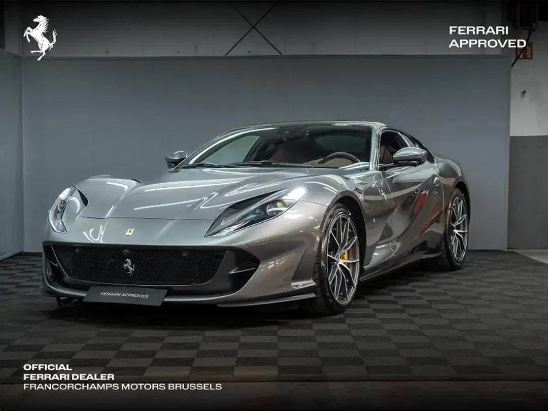 Ferrari 812 Superfast - Thumbnail 7