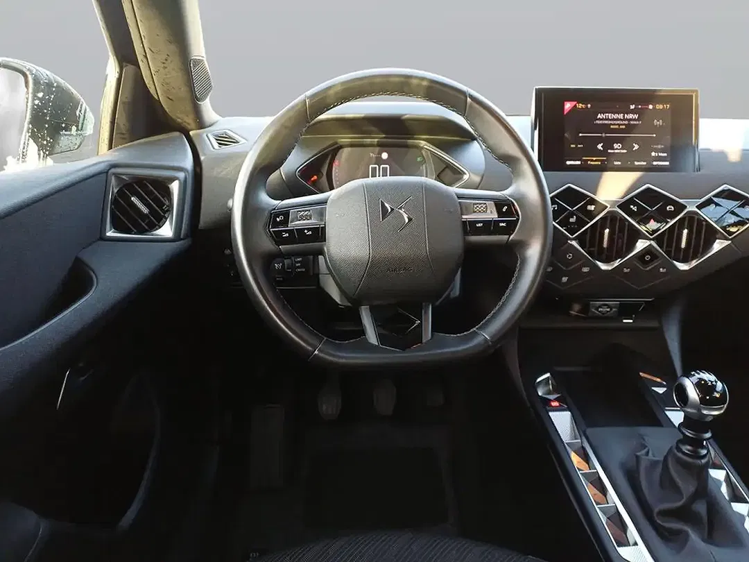 DS Automobiles DS 3 - Thumbnail 10