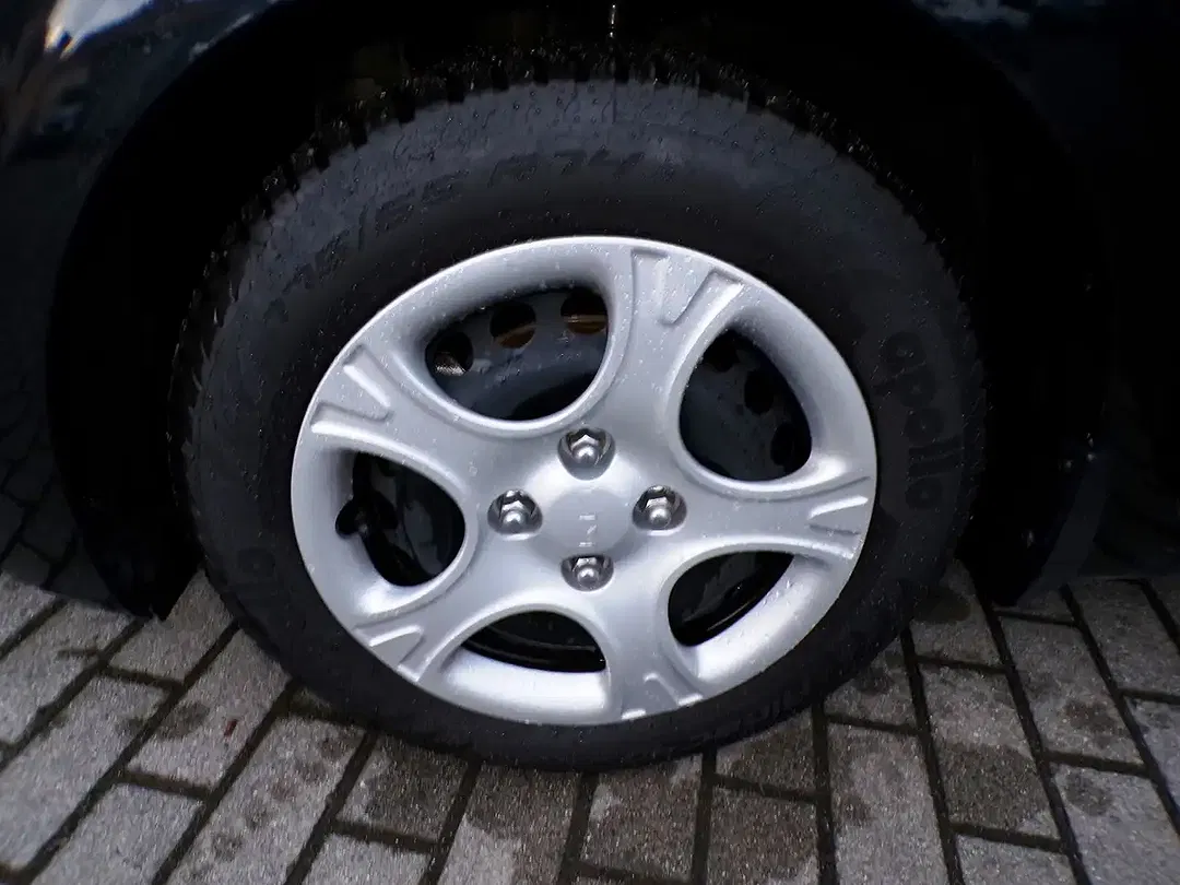 Kia Picanto - Thumbnail 4