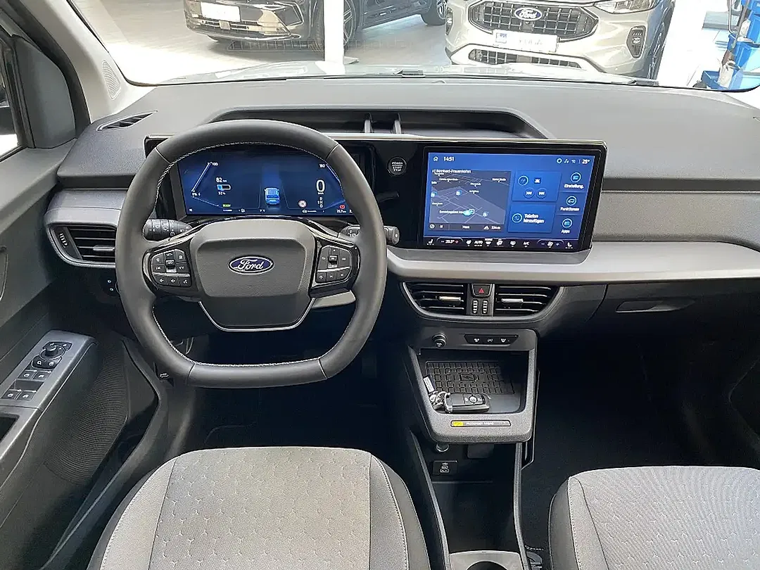 Ford Tourneo Courier Titanium - Thumbnail 5