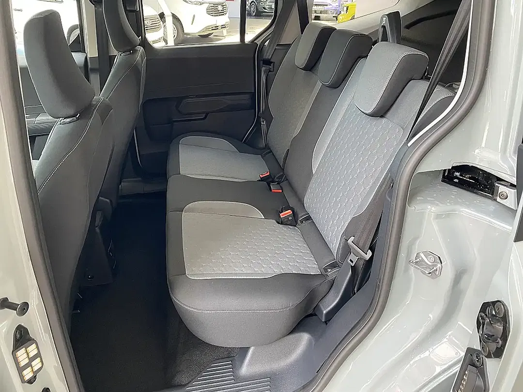 Ford Tourneo Courier Titanium - Thumbnail 7