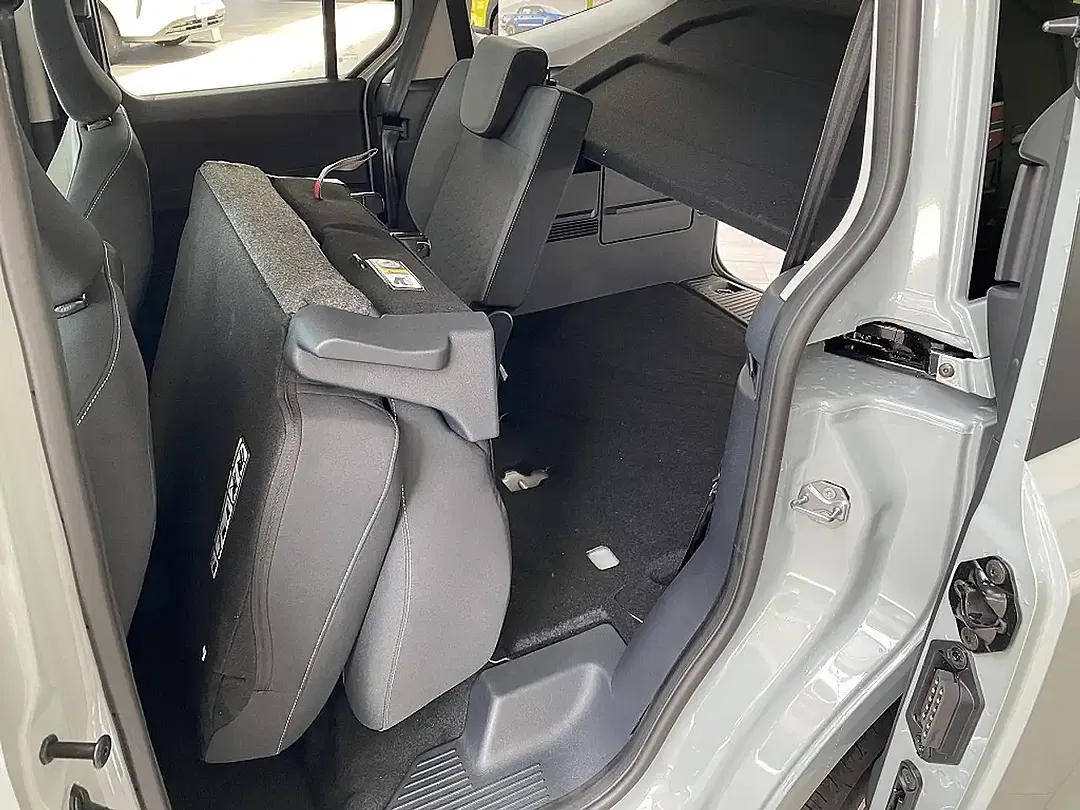 Ford Tourneo Courier Titanium - Thumbnail 8