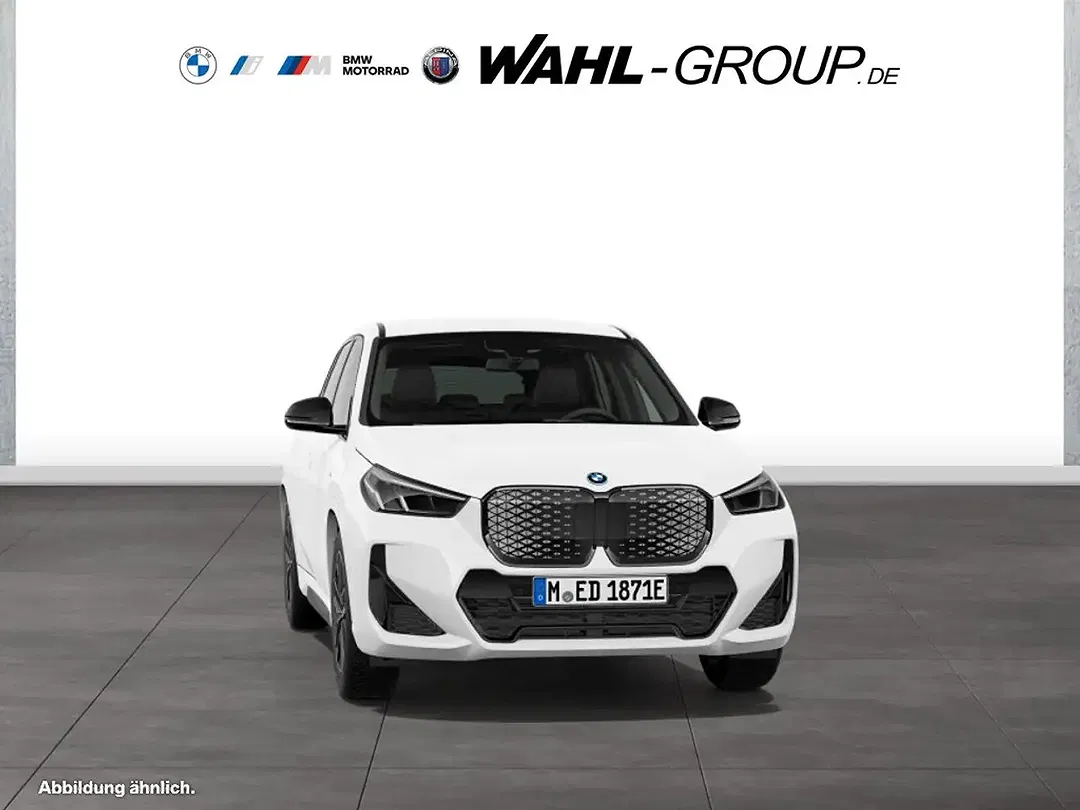 BMW iX1 xDrive M - Thumbnail 10