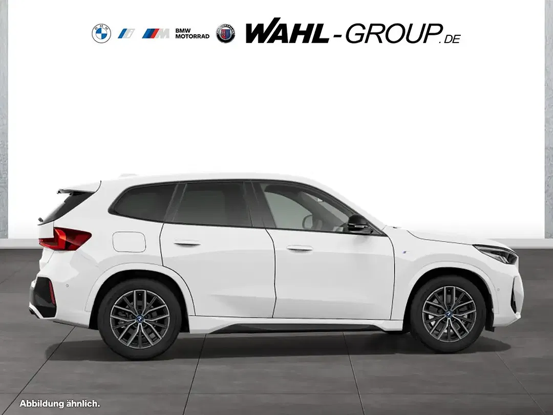 BMW iX1 xDrive M - Thumbnail 8