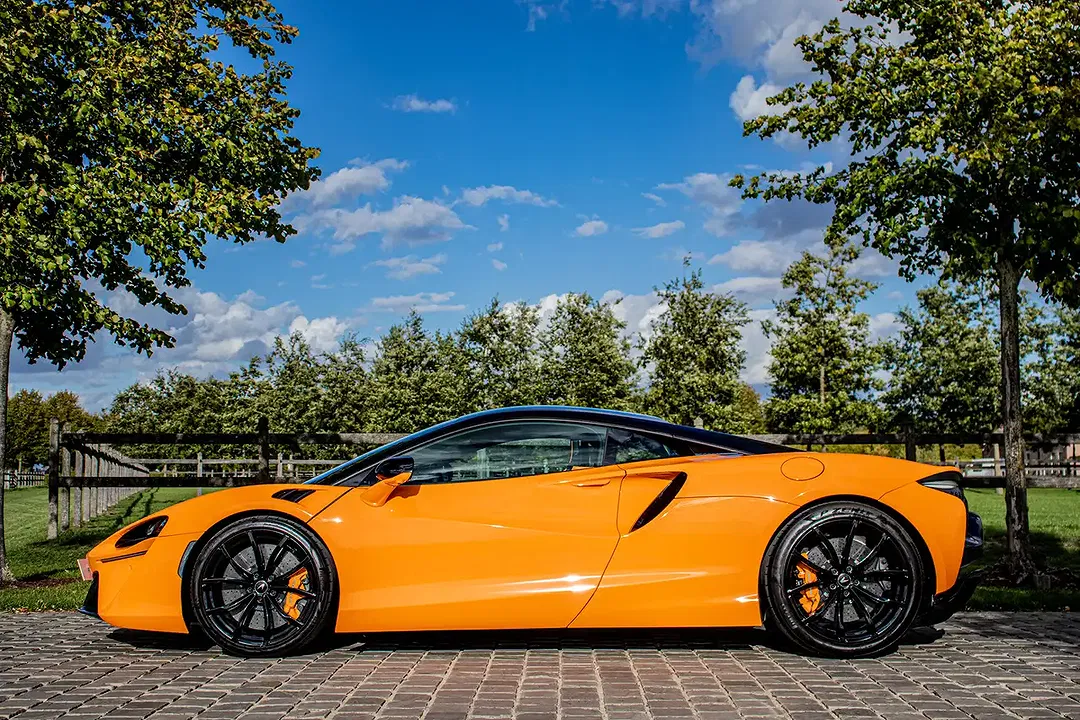 McLaren Artura V6 - Thumbnail 11