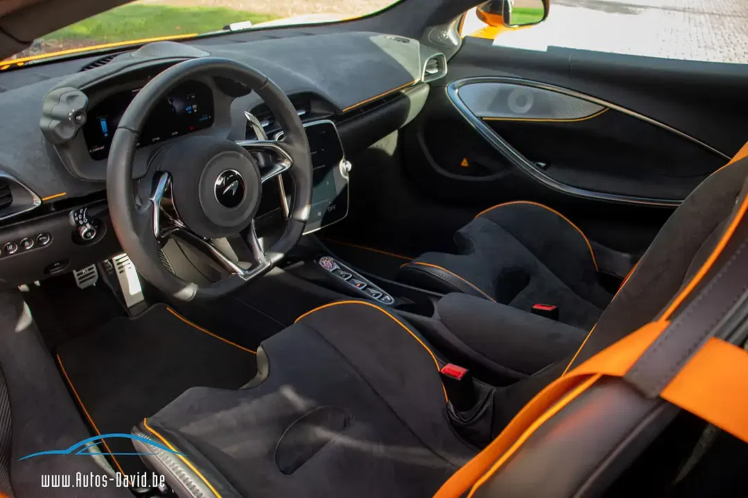 McLaren Artura V6 - Thumbnail 5