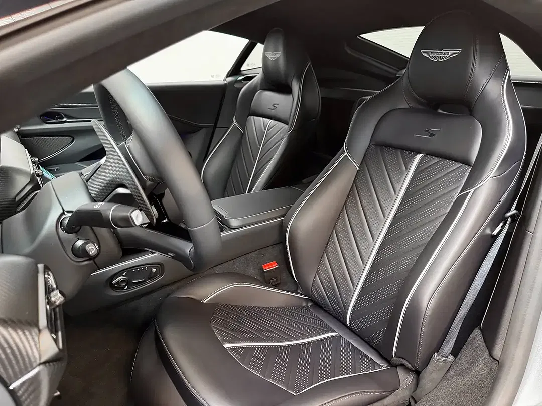 Aston Martin Vantage S Coupe - Thumbnail 7