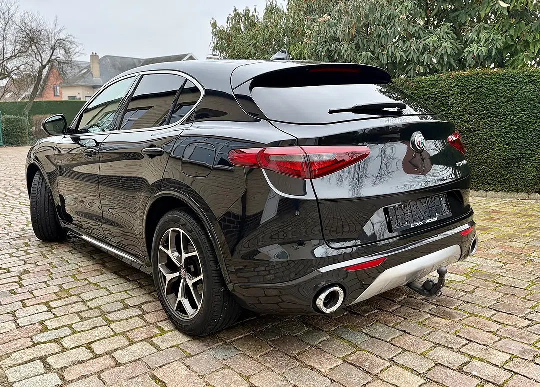 Alfa Romeo Stelvio 2.2 Super - Thumbnail 4