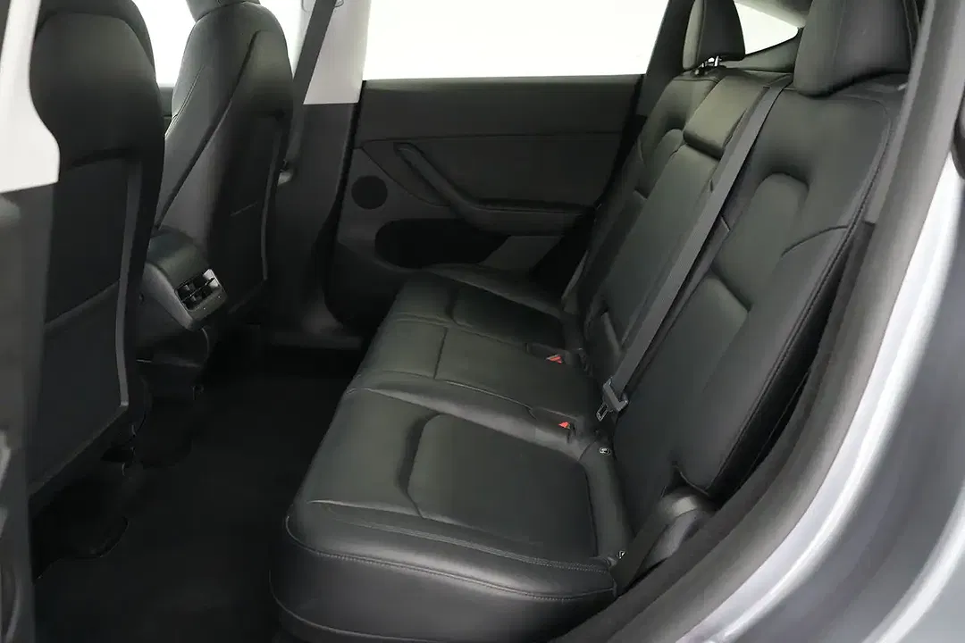 Tesla Model Y Dual Motor Long Range - Thumbnail 14