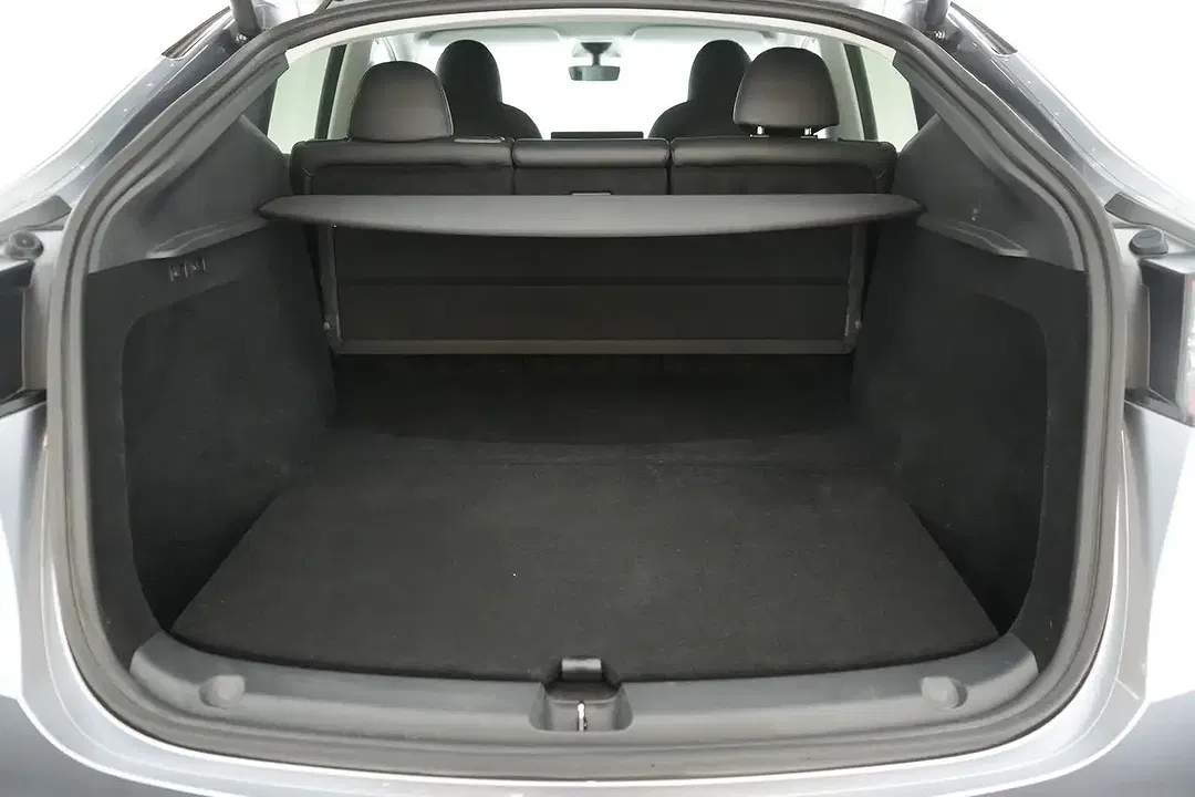 Tesla Model Y Dual Motor Long Range - Thumbnail 15