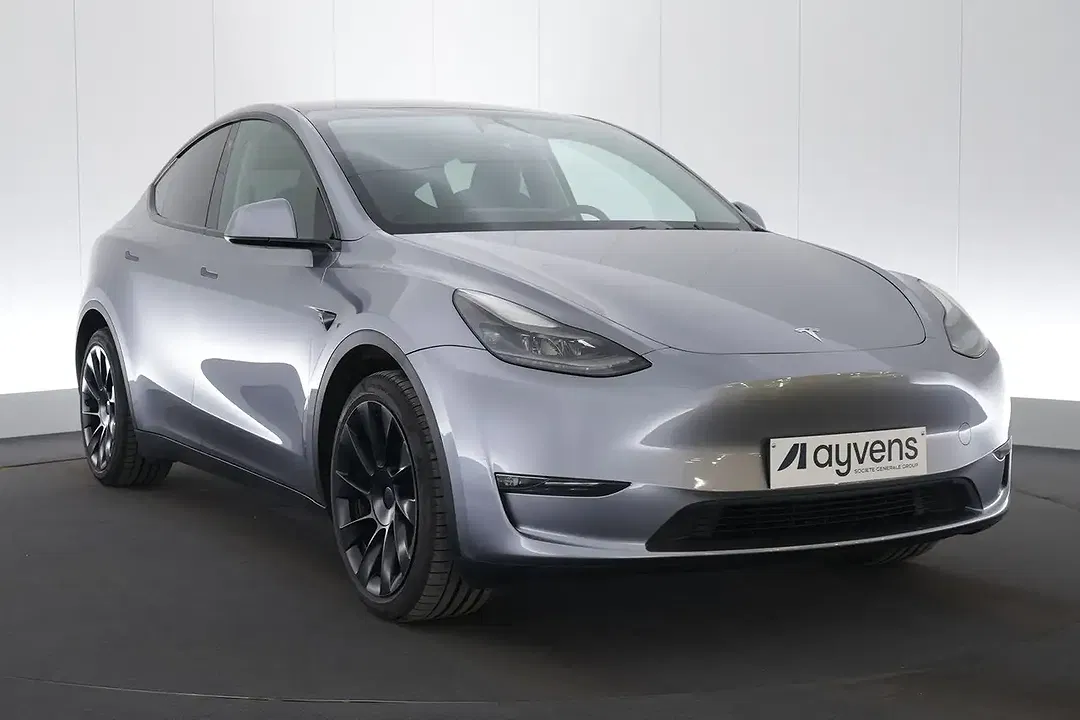 Tesla Model Y Dual Motor Long Range - Thumbnail 23