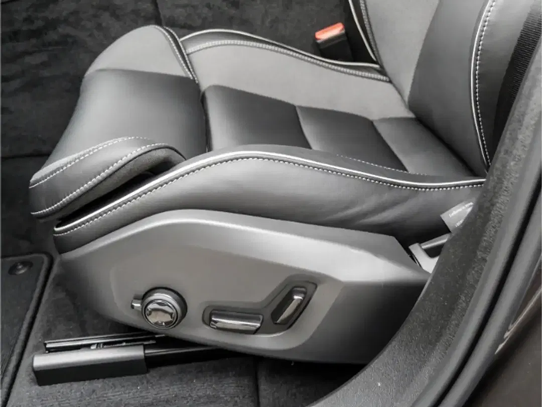 Volvo XC60 B4 Plus Dark - Thumbnail 15