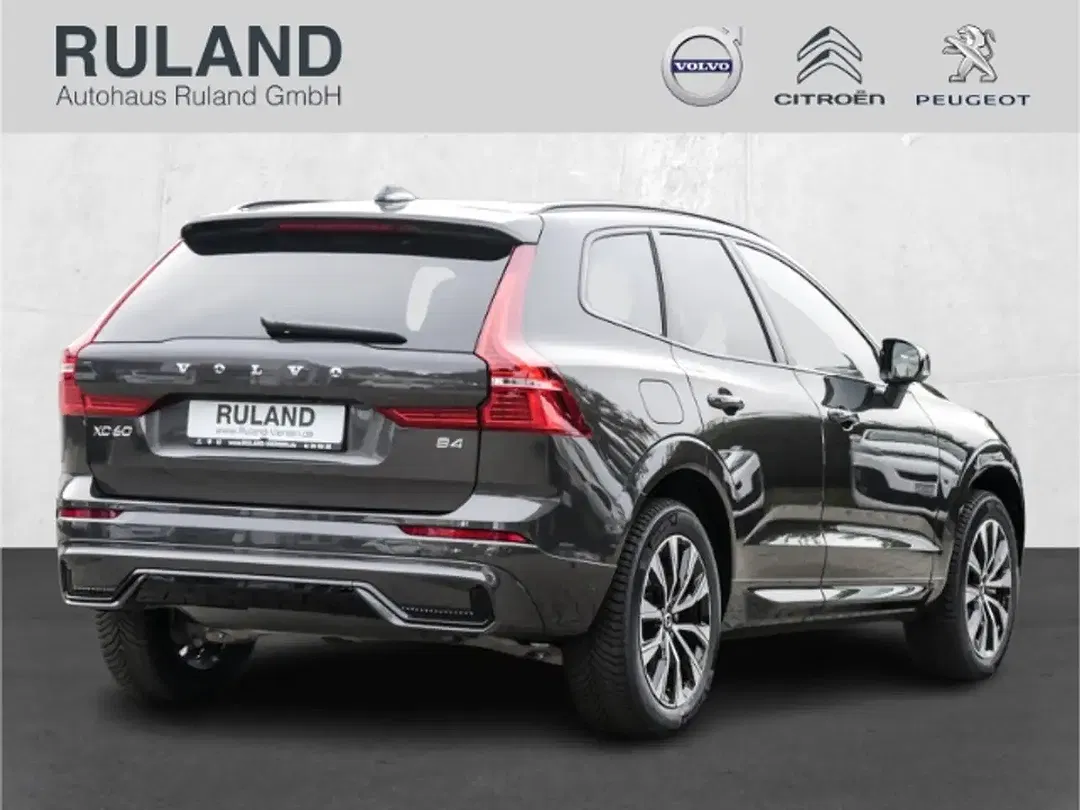 Volvo XC60 B4 Plus Dark - Thumbnail 2