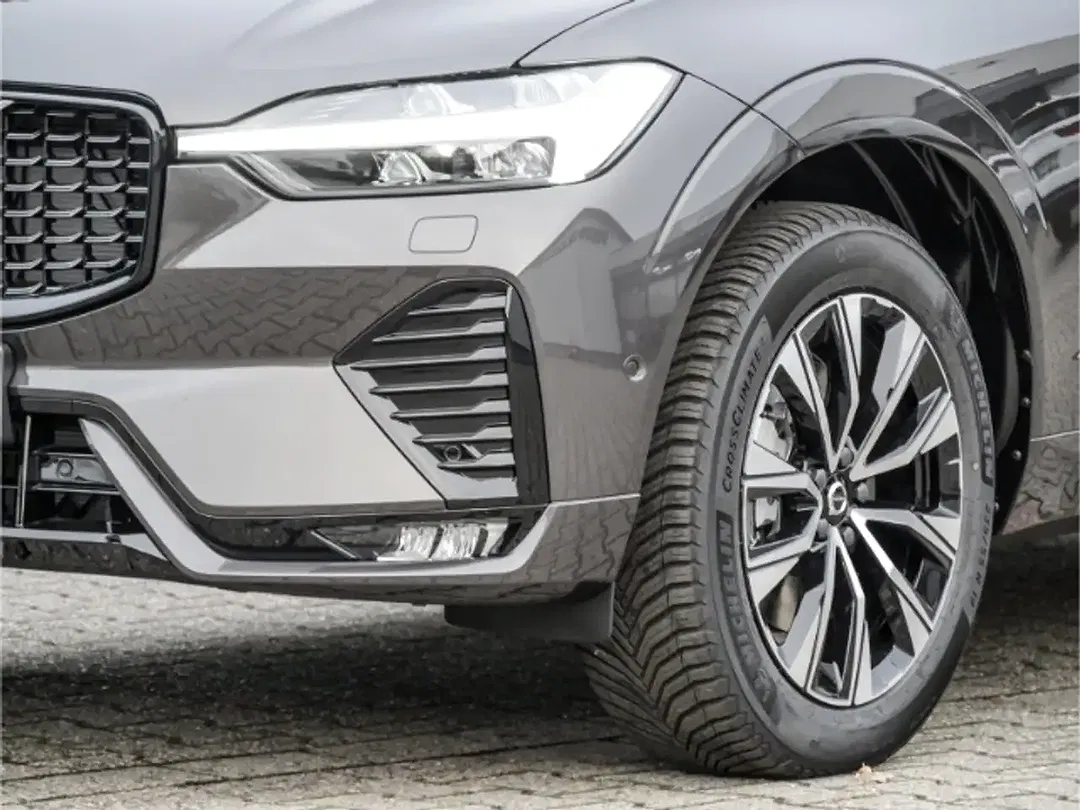 Volvo XC60 B4 Plus Dark - Thumbnail 5