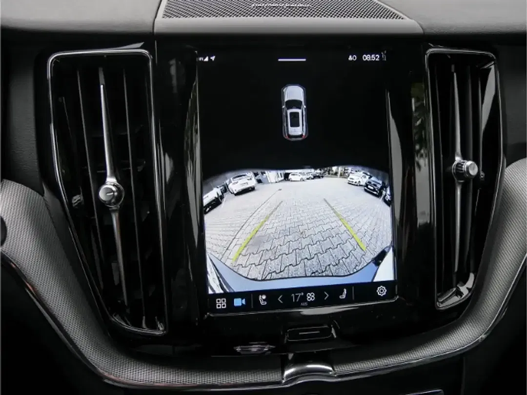 Volvo XC60 B4 Plus Dark - Thumbnail 8
