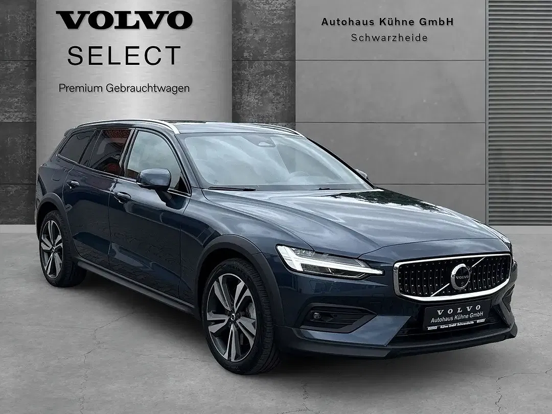 Volvo V60 Cross Country B5 AWD - foto 1